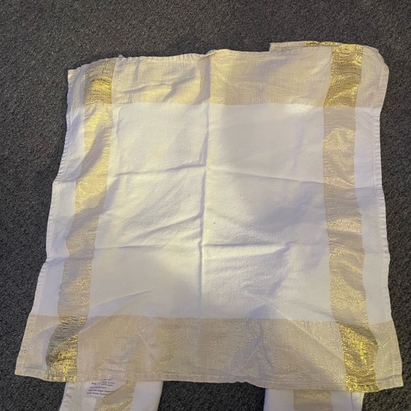 Metallic Thread Cloth 20x20 Napkins Set of Six Gold “square one” - Picture 3 of 4